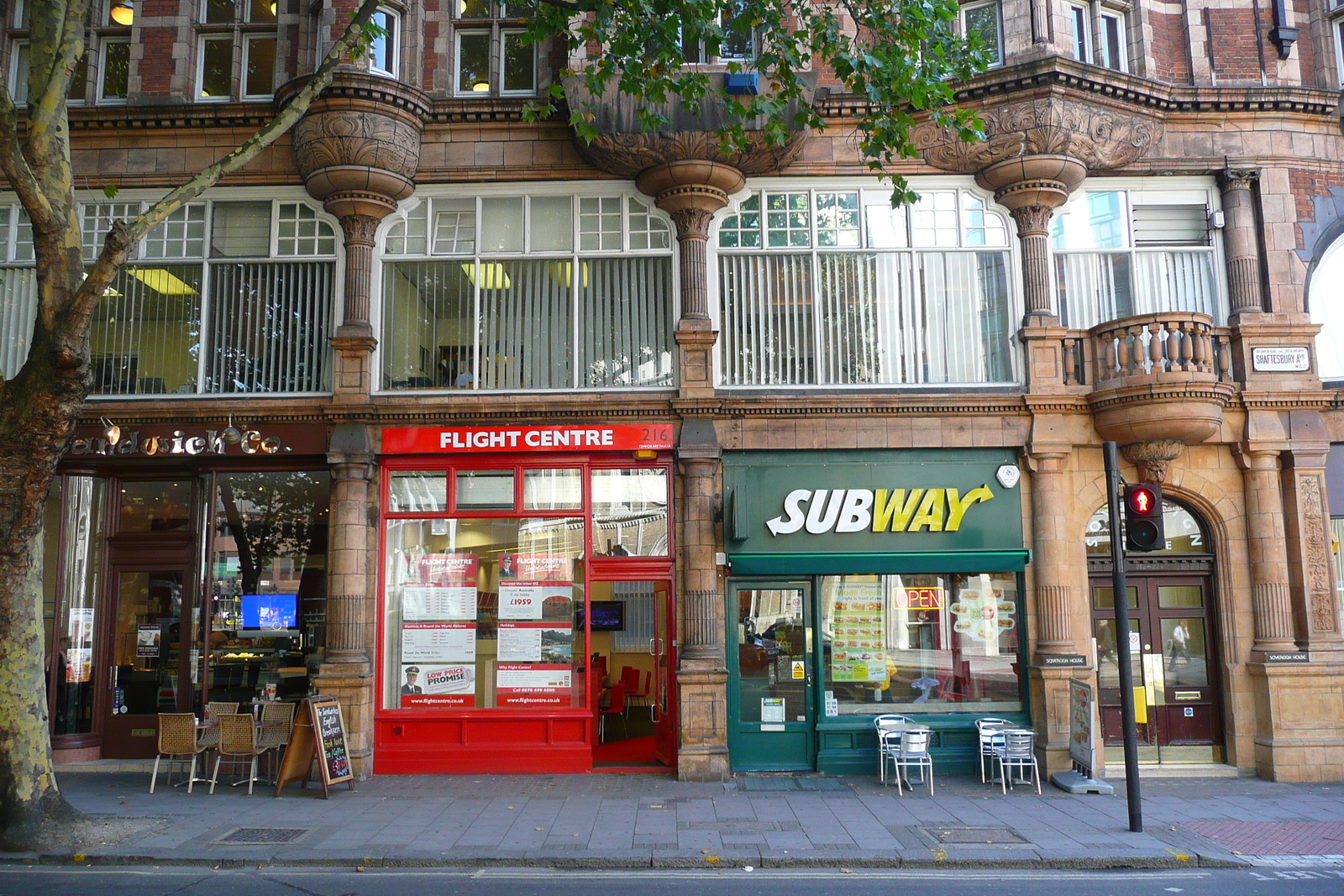 Photo Royaume-Uni Londres Avenue Shaftesbury 2007-09 16