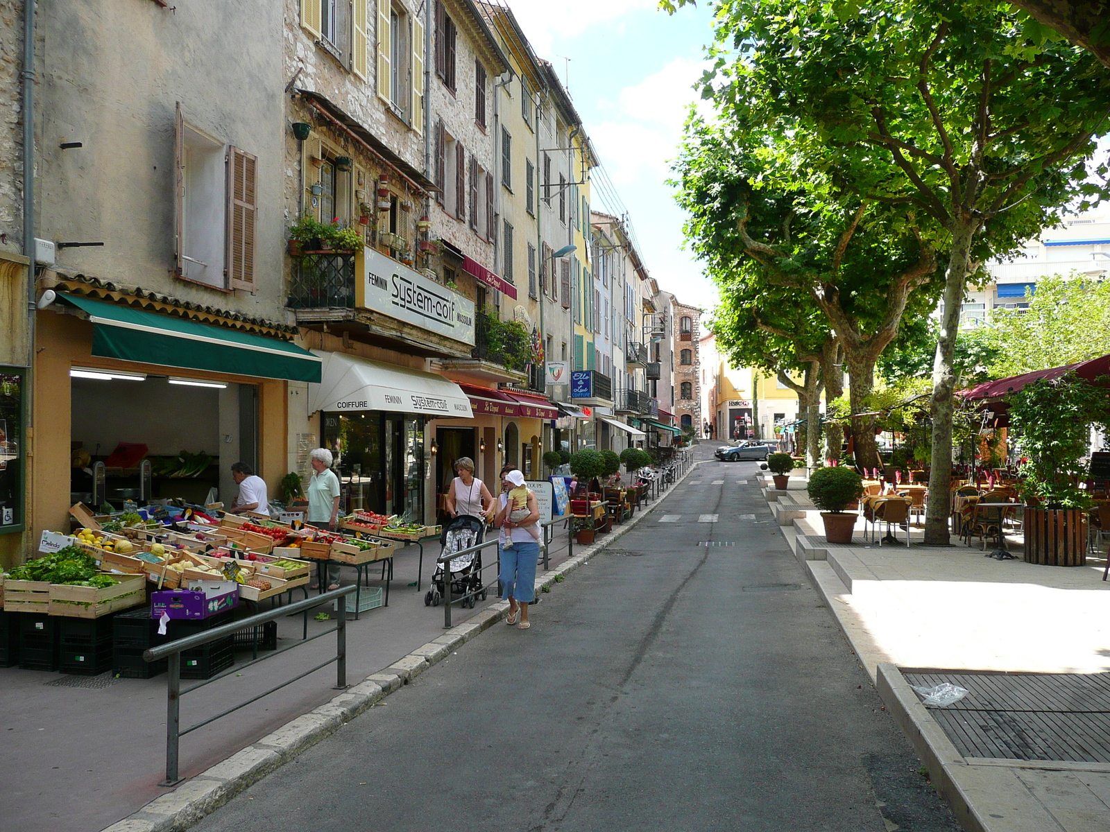 Photo France Vence Place du Grand Jardin 2007-07 36
