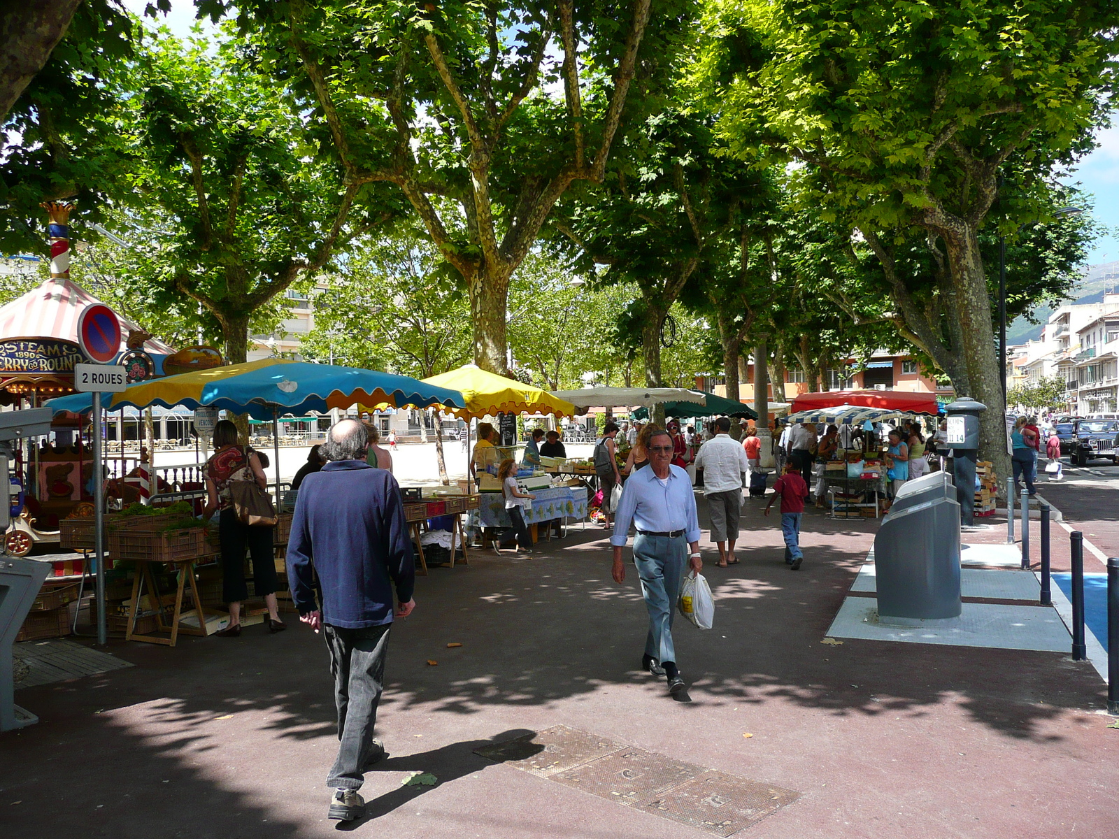 Photo France Vence Place du Grand Jardin 2007-07 33
