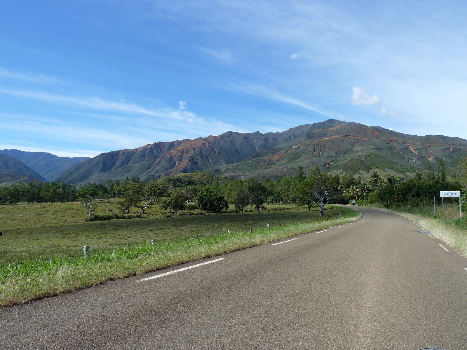 Photo Nouvelle-Calédonie route de Tontouta à Thio 2010-05 27