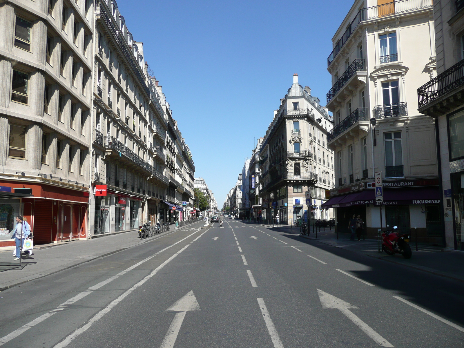 Photo France Paris Rue La Fayette 2007-08 95