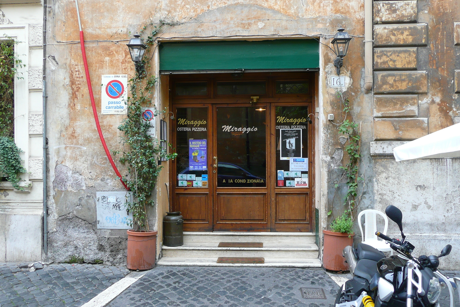 Photo Italie Rome rue della Lungara 2007-11 9