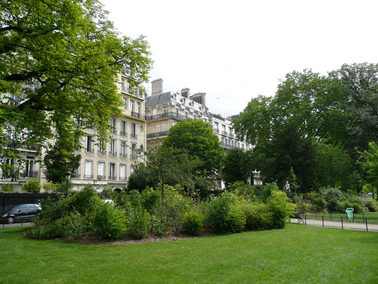Photo France Paris Avenue Foch 2007-06 213