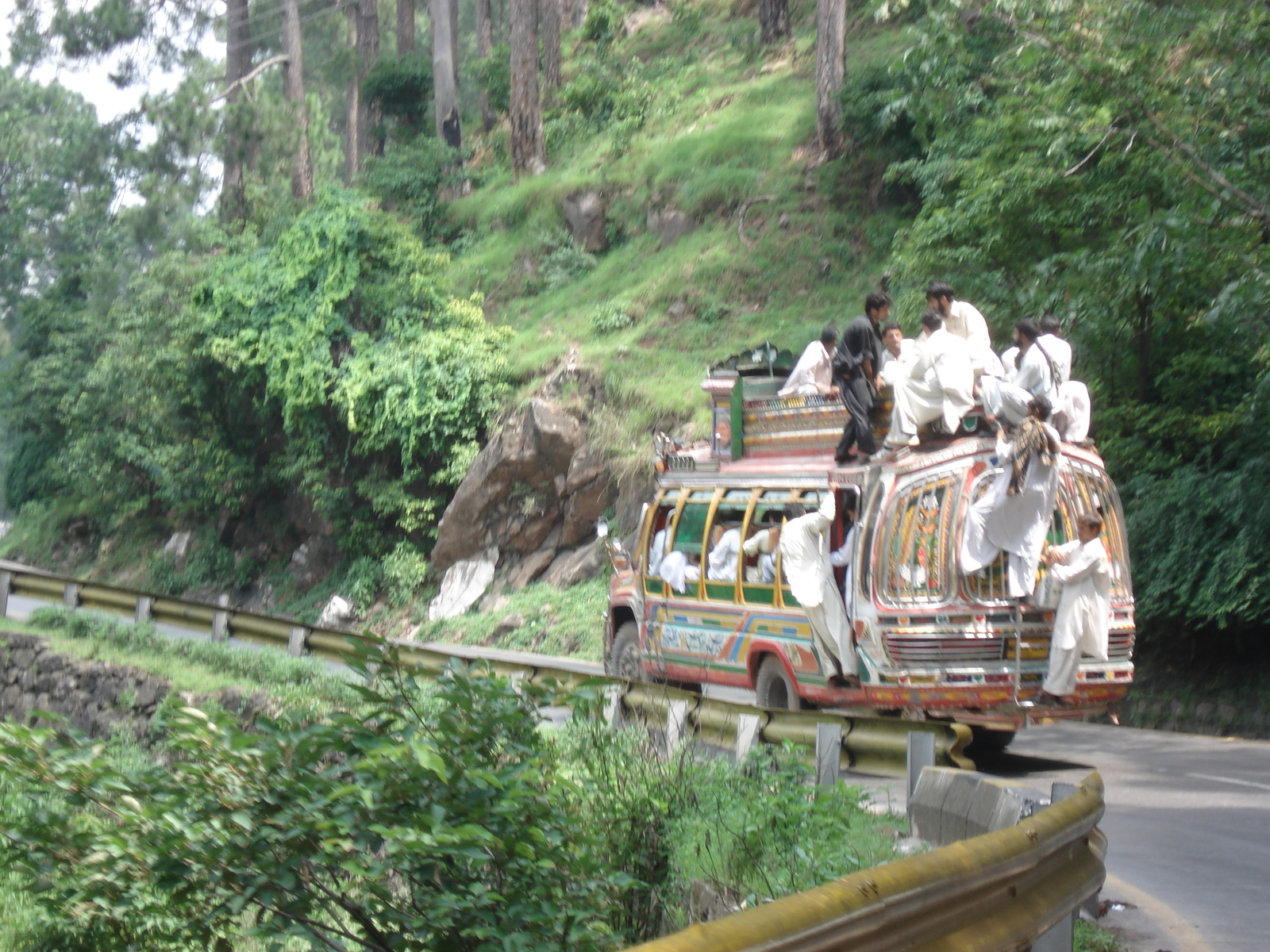 Photo Pakistan Route de Islamabad à Murree 2006-08 130
