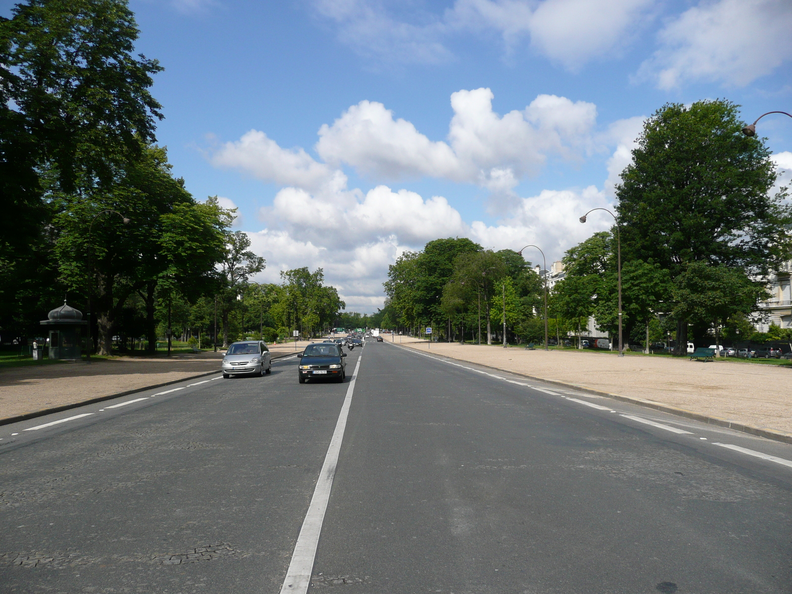 Photo France Paris Avenue Foch 2007-06 101