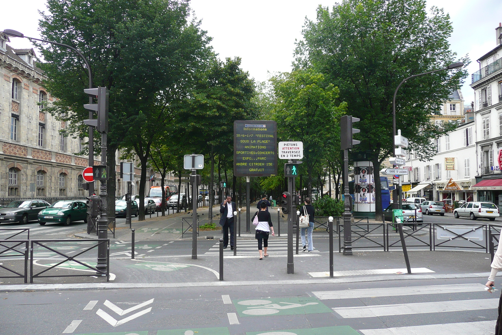 Photo France Paris Rue de Rome 2007-06 48