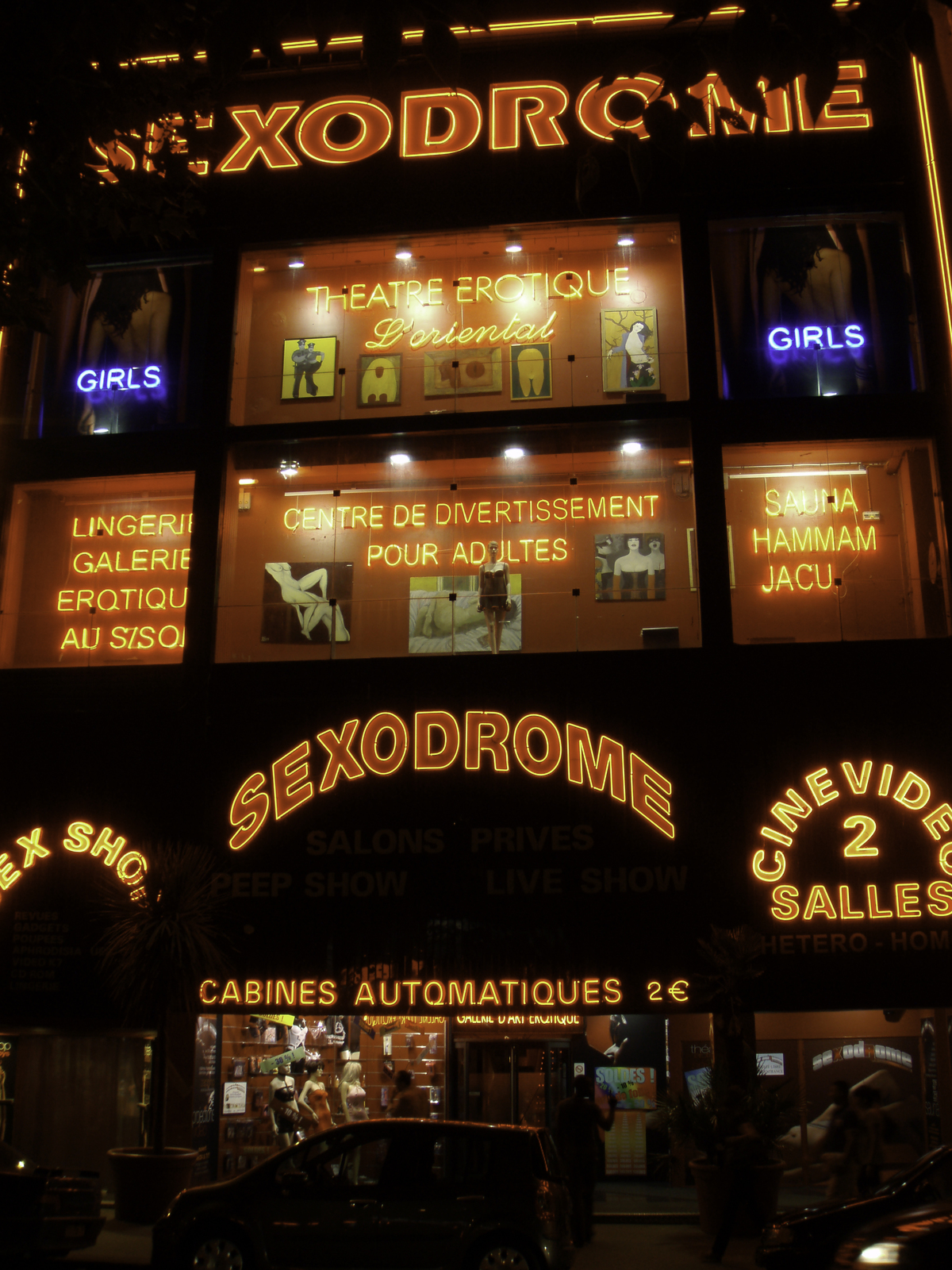 Photo France Paris Pigalle de nuit 2007-07 39