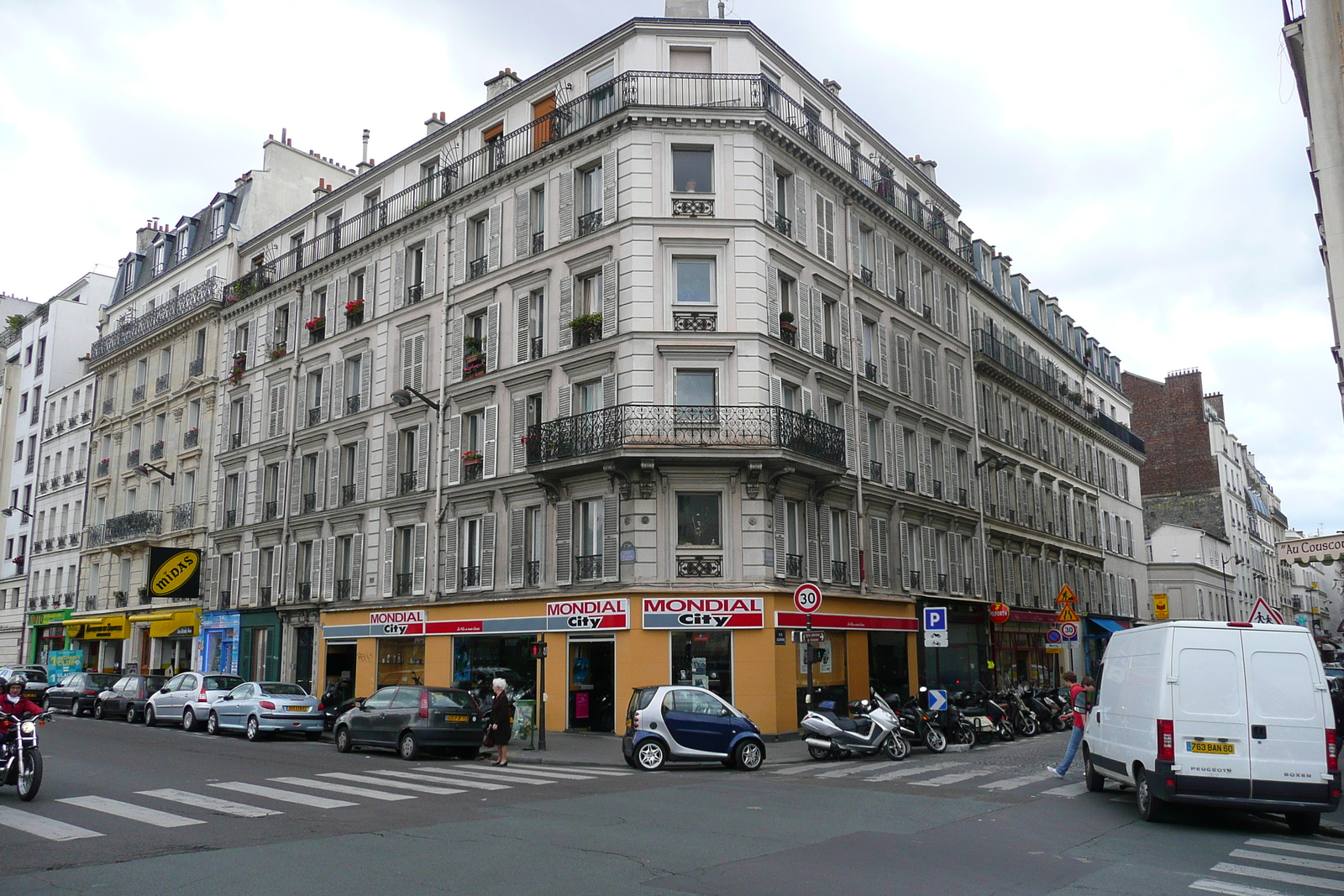 Photo France Paris Rue de Rome 2007-06 90