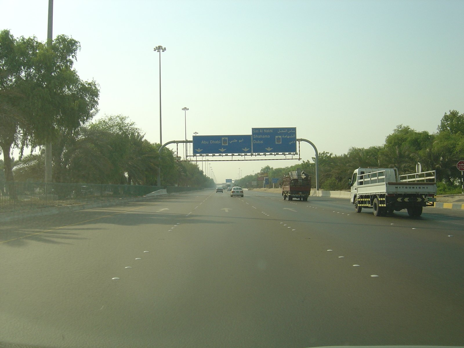 Photo Émirats arabes unis Route de Al Ain à Abu Dhabi 2005-09 2