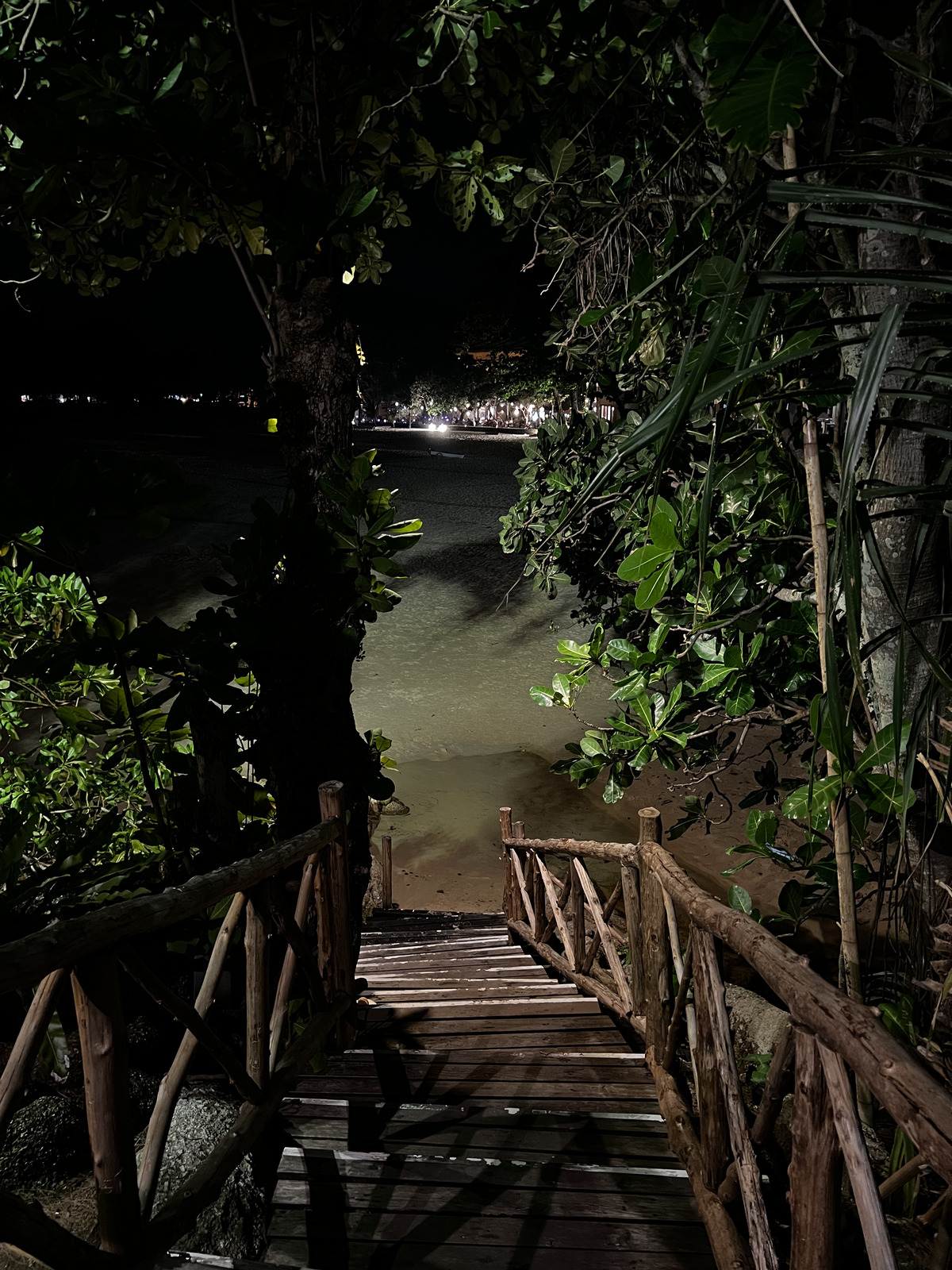 Photo Thaïlande Phuket Plage de Karon Restaurant On the rock 2021-12 43