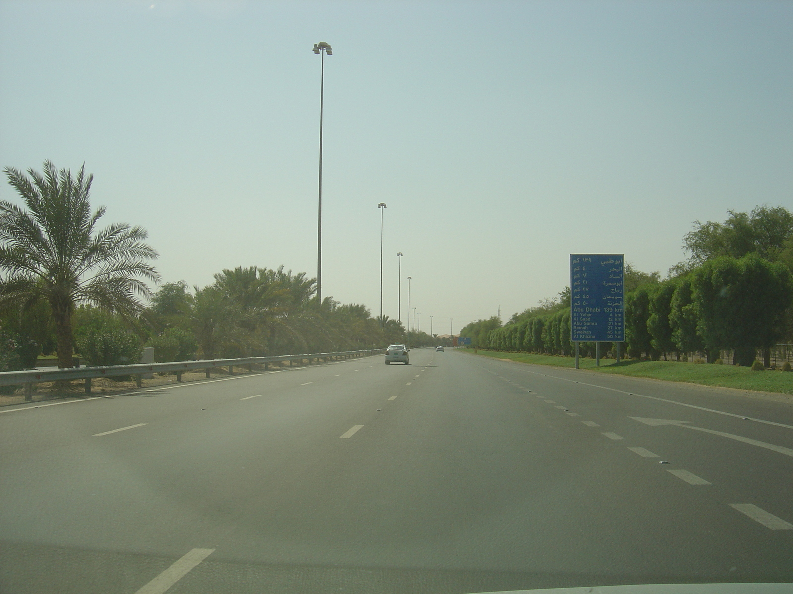 Photo Émirats arabes unis Route de Al Ain à Abu Dhabi 2005-09 1