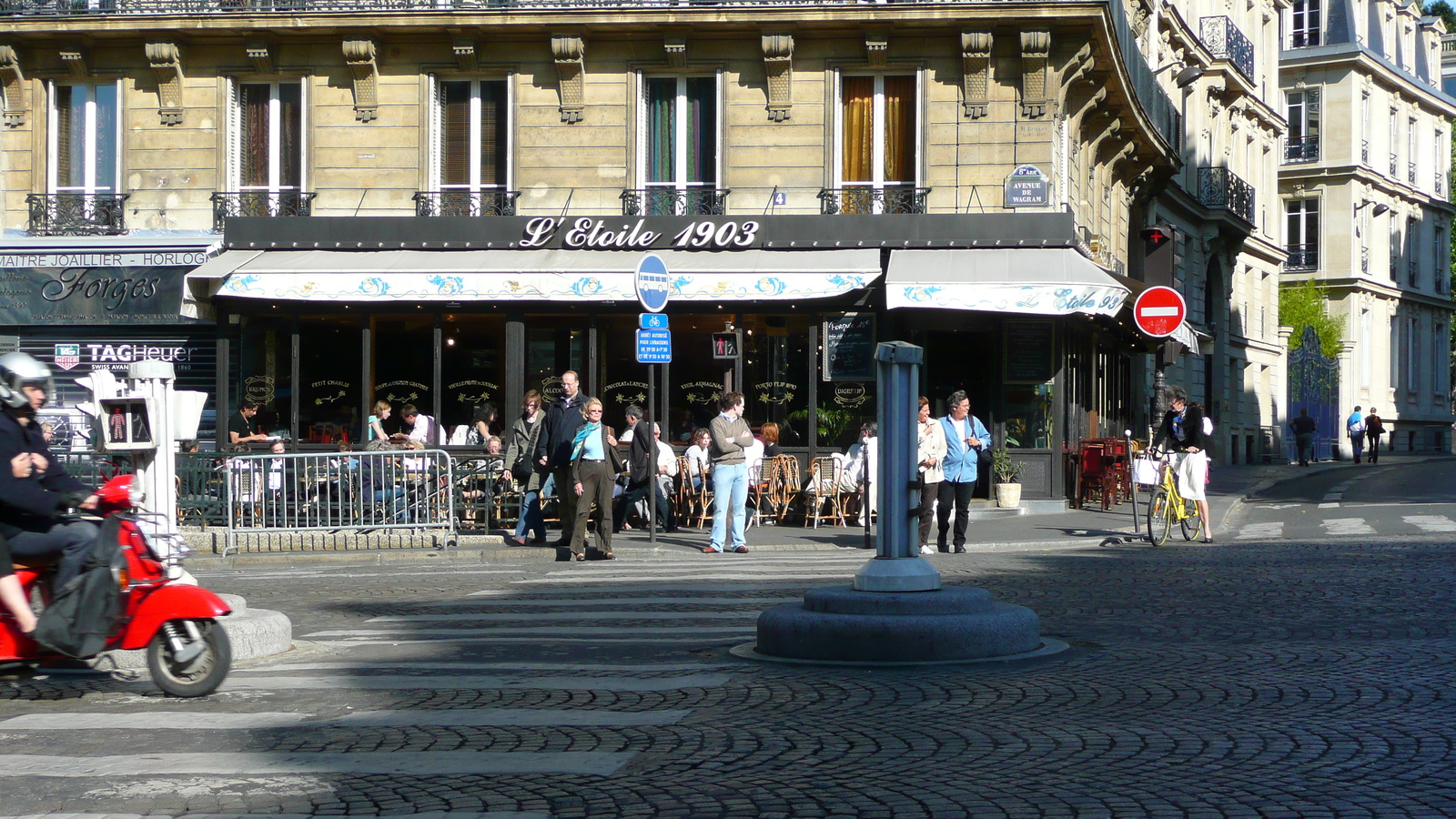 Photo France Paris 17eme Arrondissement Avenue de Wagram 2007-05 5