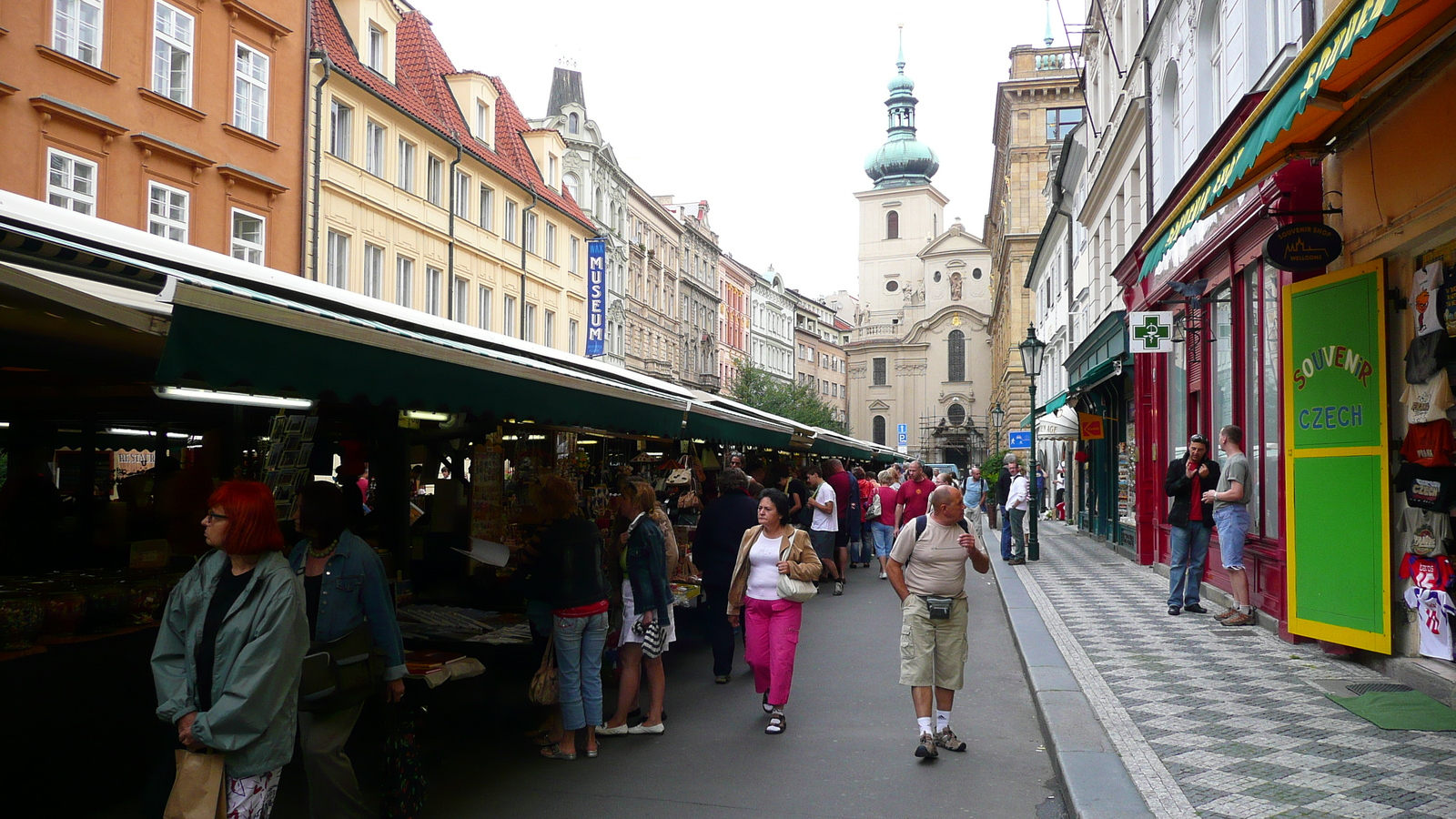 Photo République Tchèque Prague rue Havelska 2007-07 24