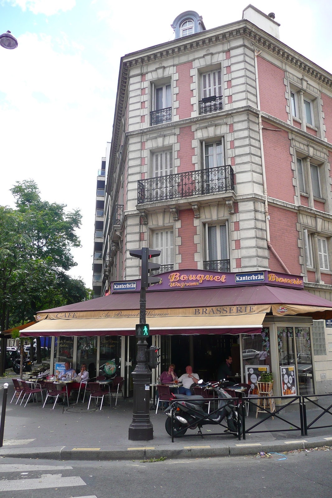Photo France Paris Rue Ampère 2007-06 64