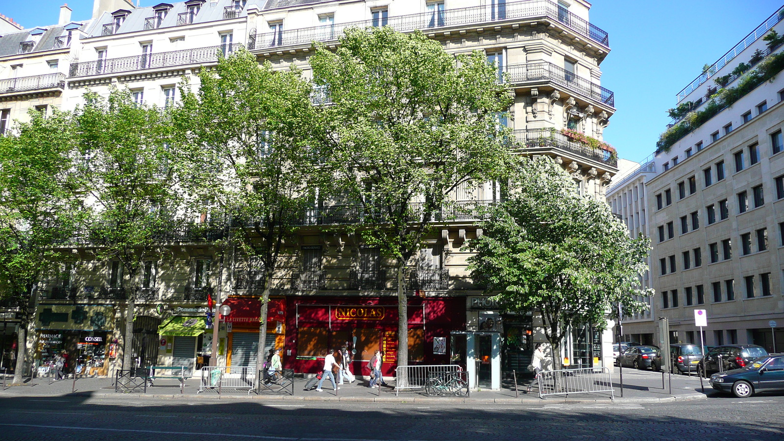 Photo France Paris 17eme Arrondissement Avenue de Wagram 2007-05 7