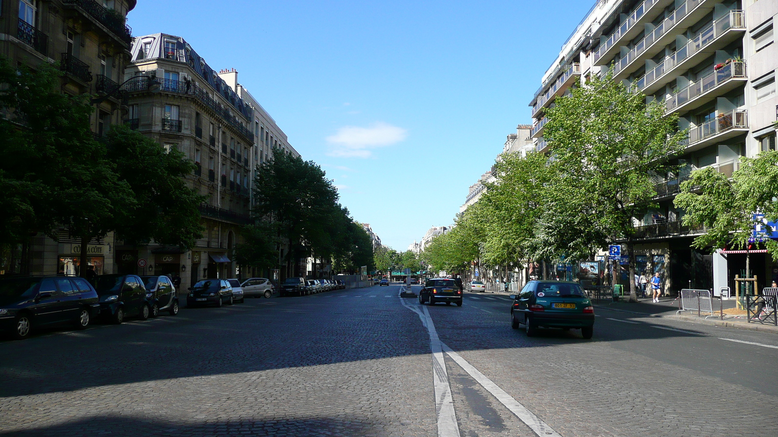 Photo France Paris 17eme Arrondissement Avenue de Wagram 2007-05 73