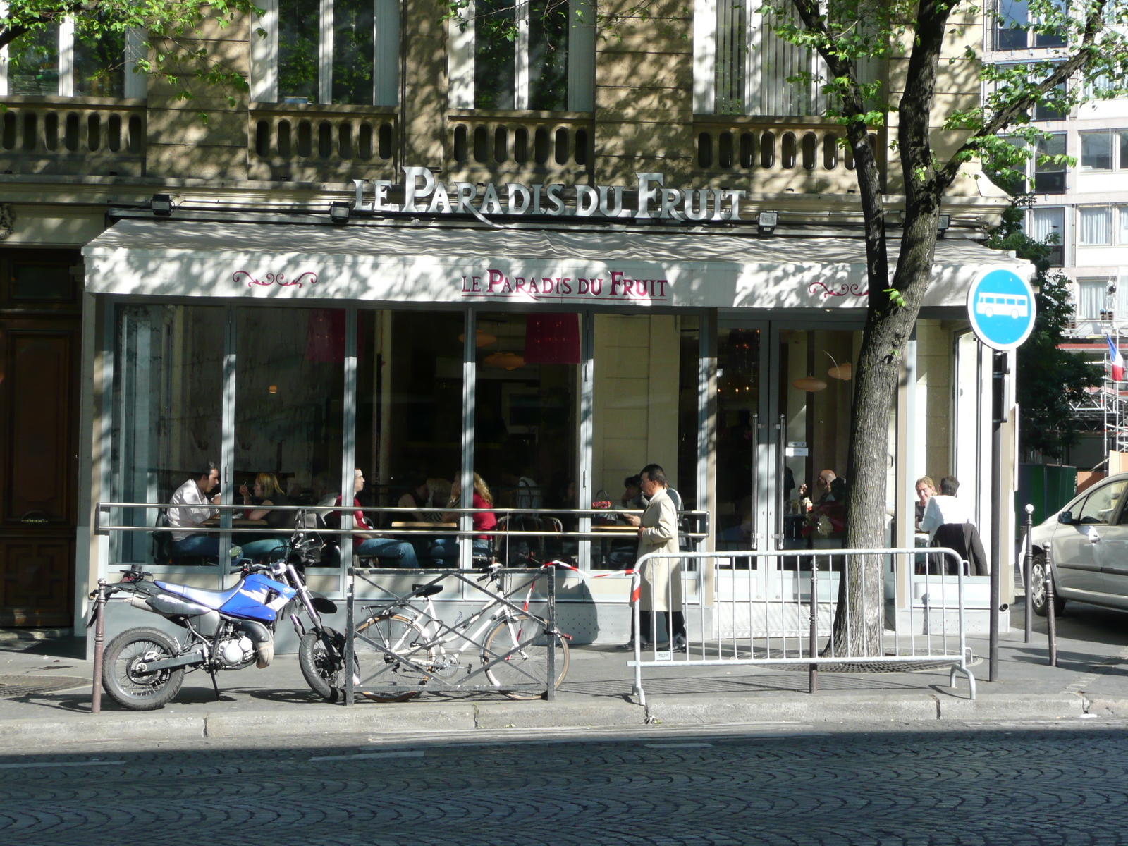 Photo France Paris 17eme Arrondissement Avenue de Wagram 2007-05 62