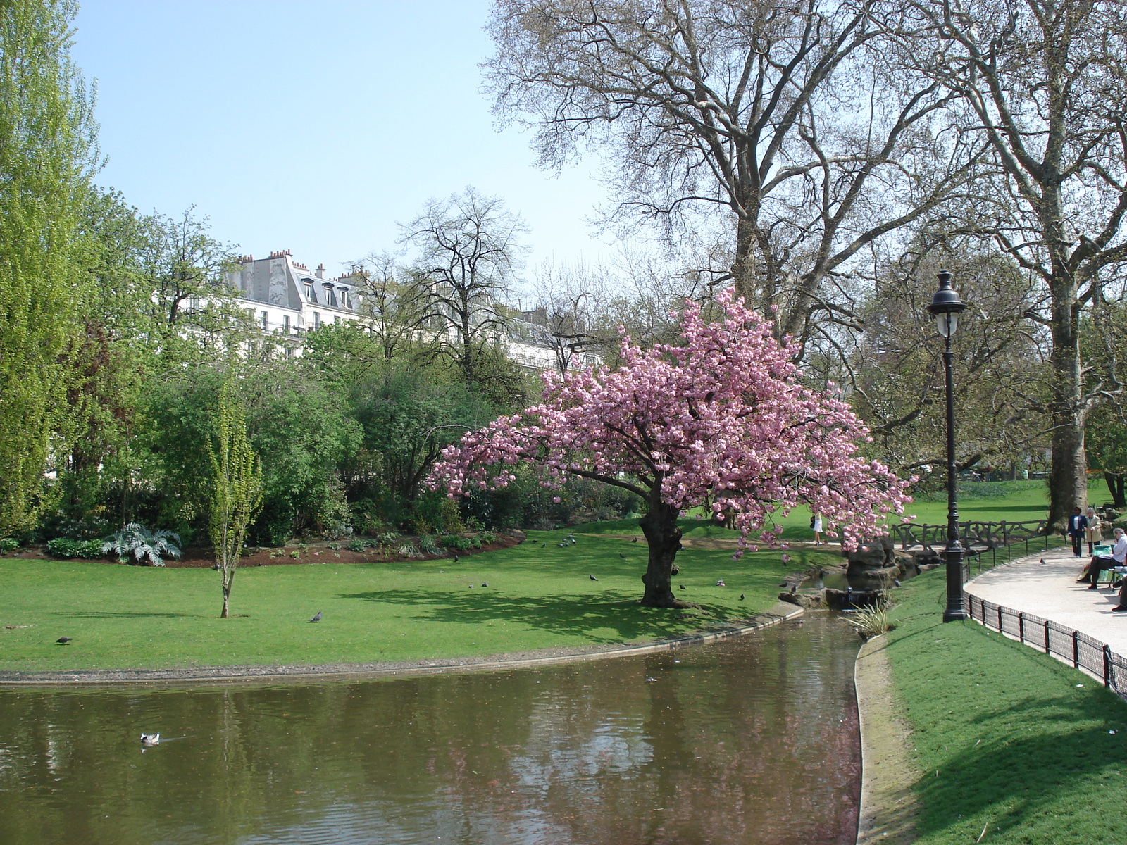 Photo France Paris Square des Batignolles 2006-04 13