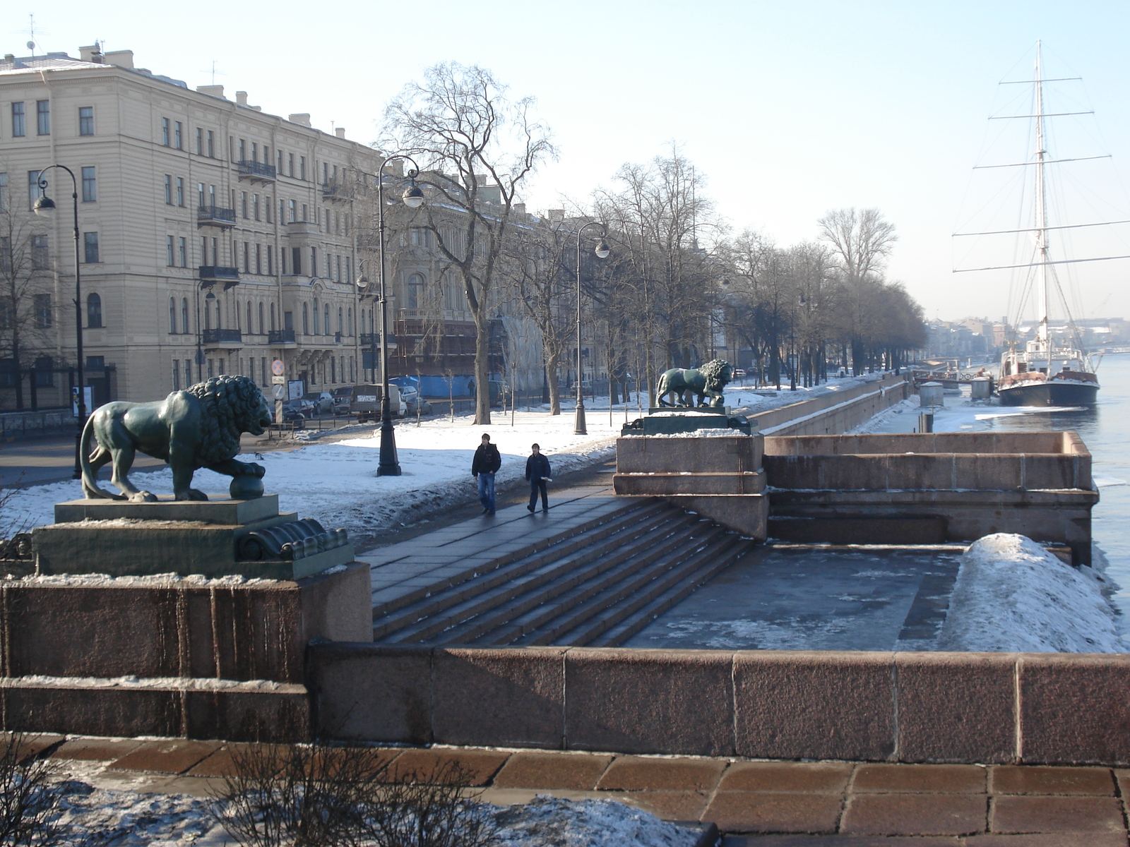 Photo Russie Saint-Pétersbourg La Neva 2006-03 14
