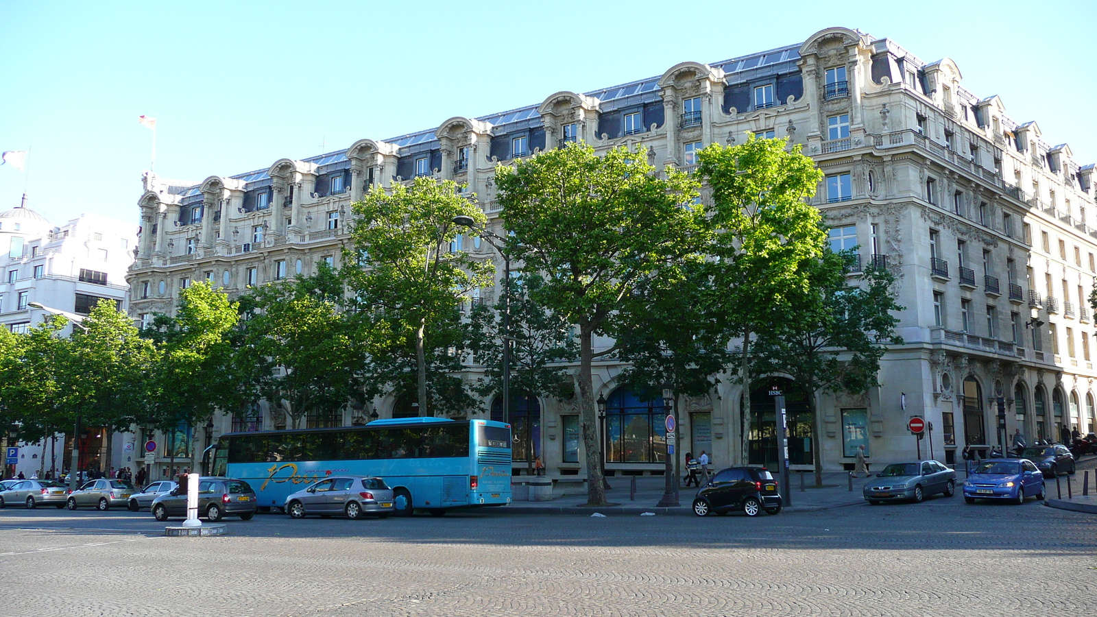 Photo France Paris Avenue des Champs Elysees 2007-04 142