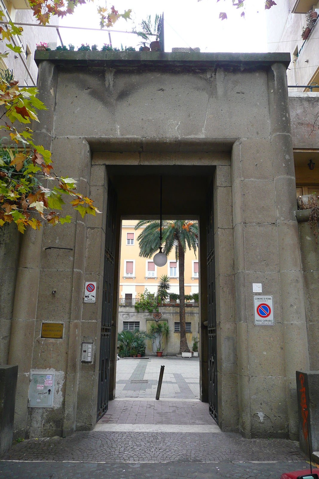 Photo Italie Rome rue Glorioso 2007-11 6