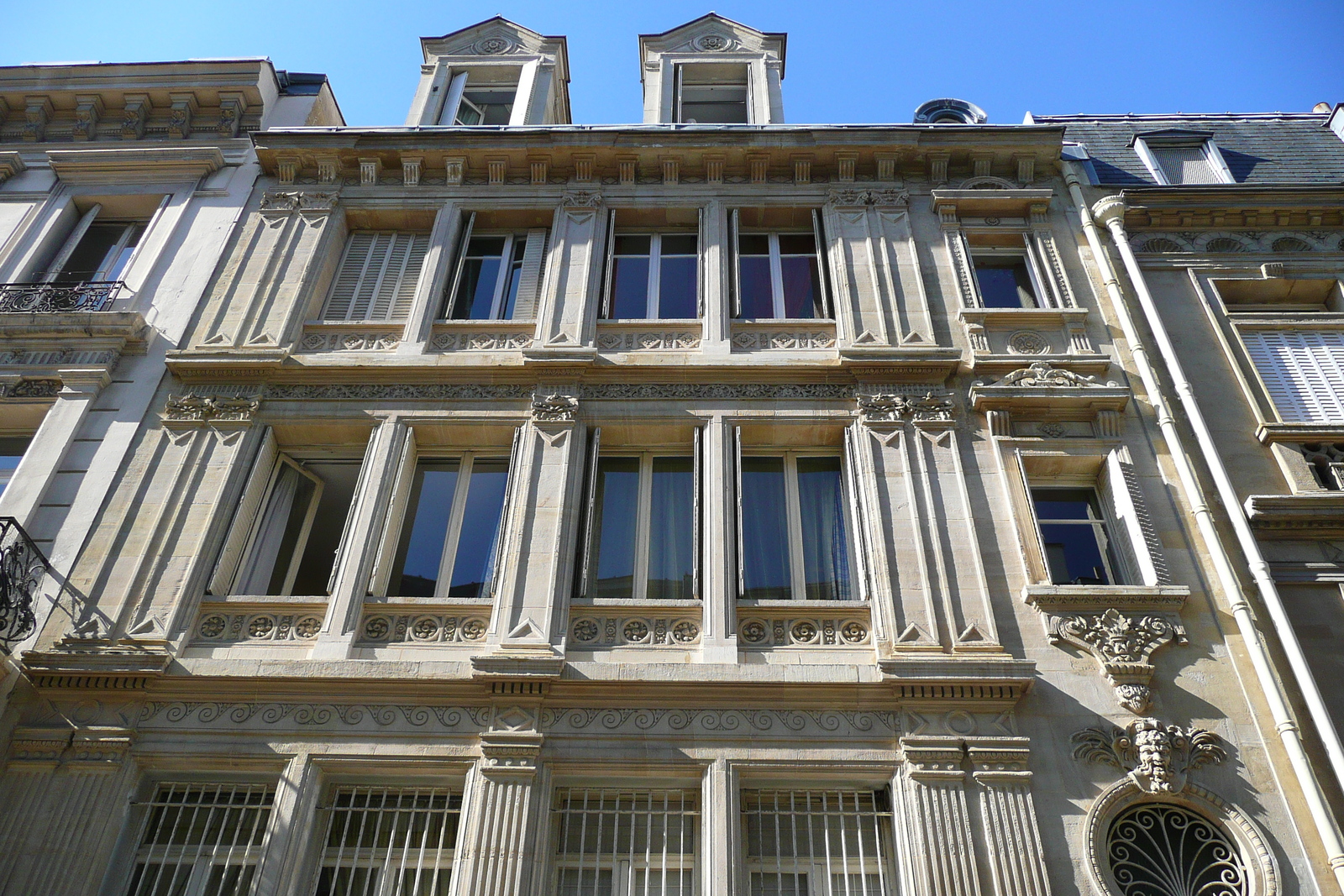 Photo France Paris 17eme Arrondissement Rue Fortuny 2007-09 0