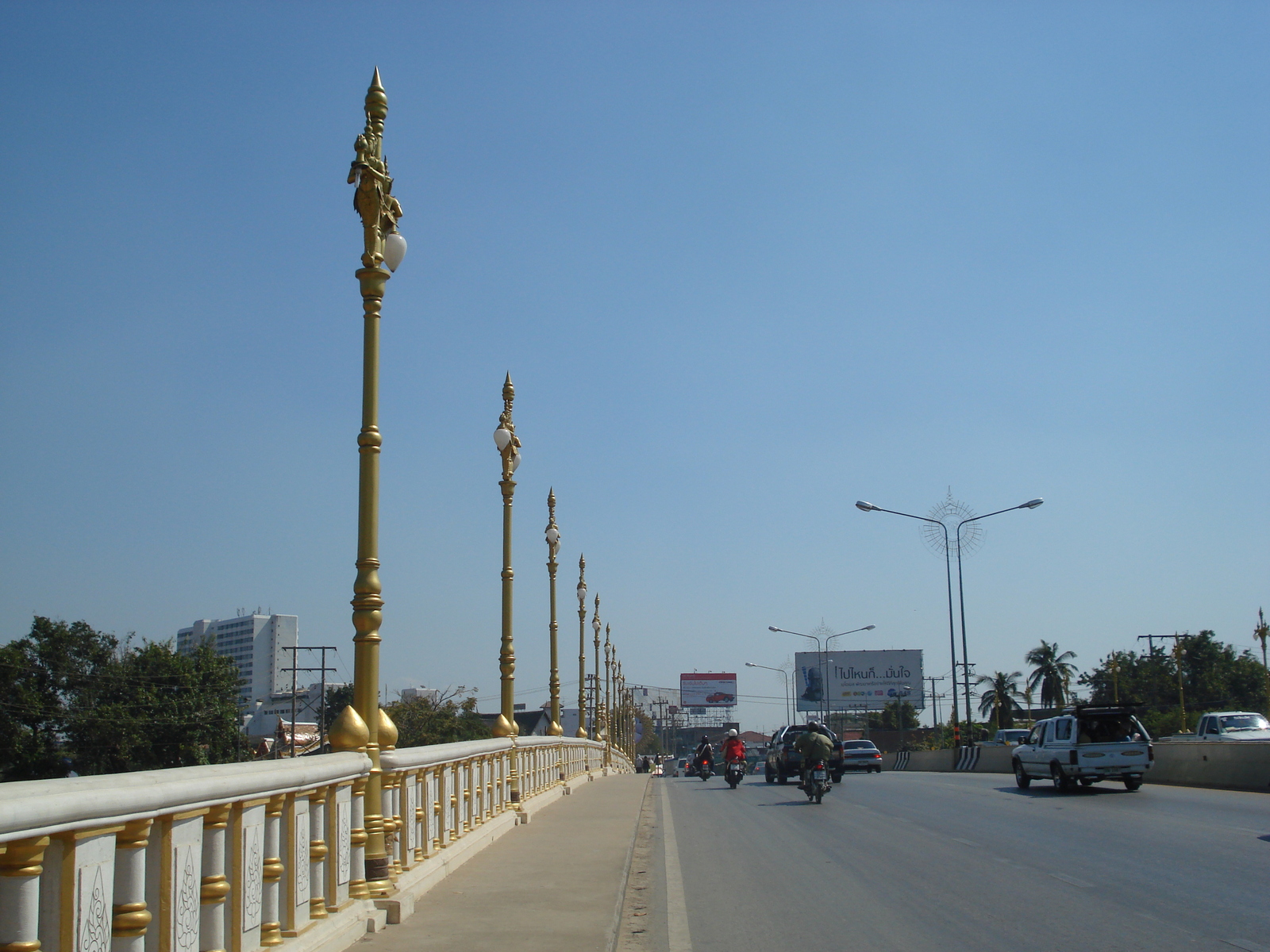 Photo Thaïlande Phitsanulok Rue Singhawat 2008-01 52