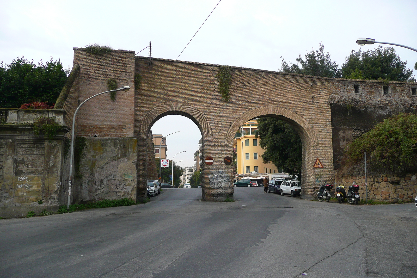 Photo Italie Rome rue Giacomo Medici 2007-11 12