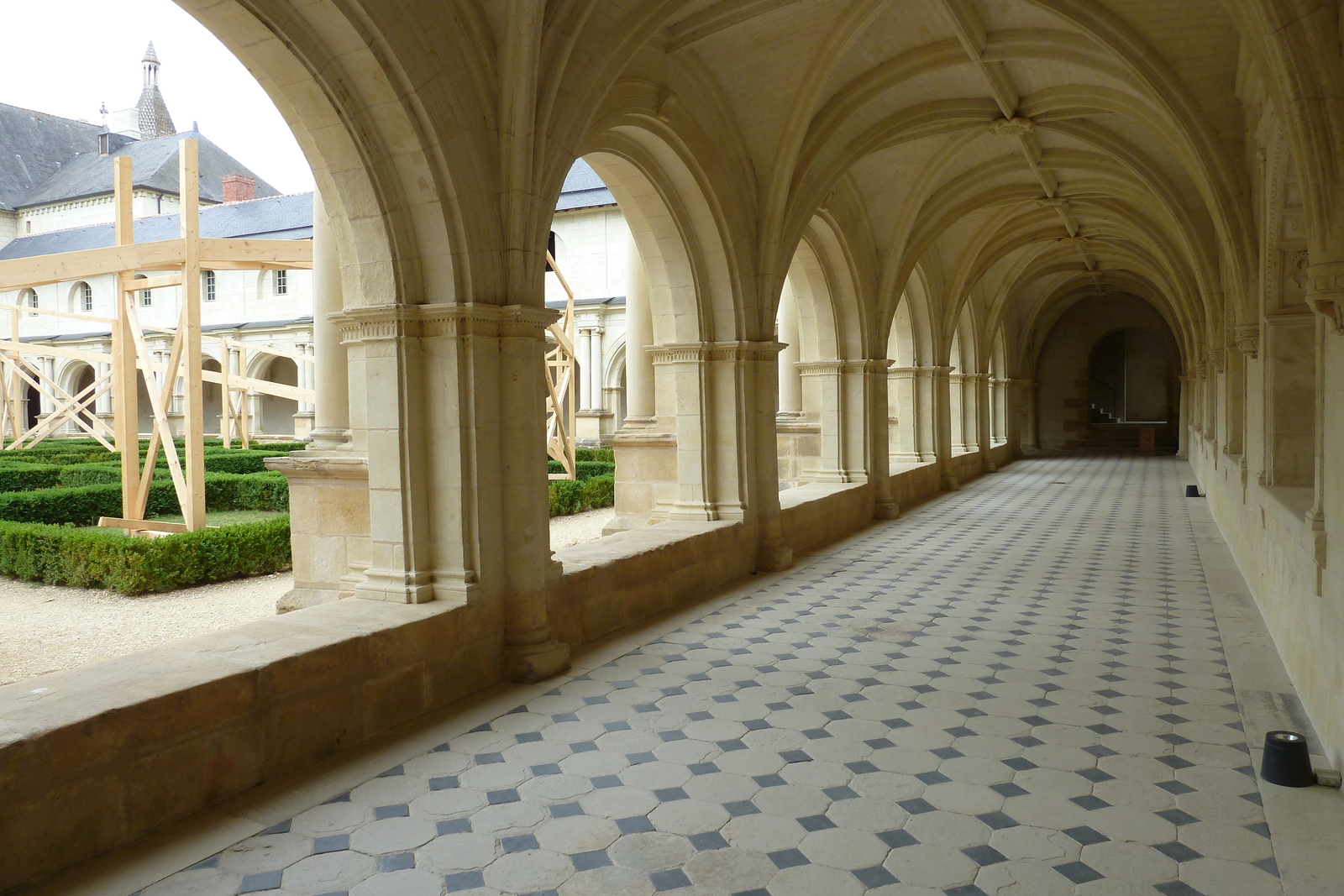 Photo France Fontevraud 2011-05 72