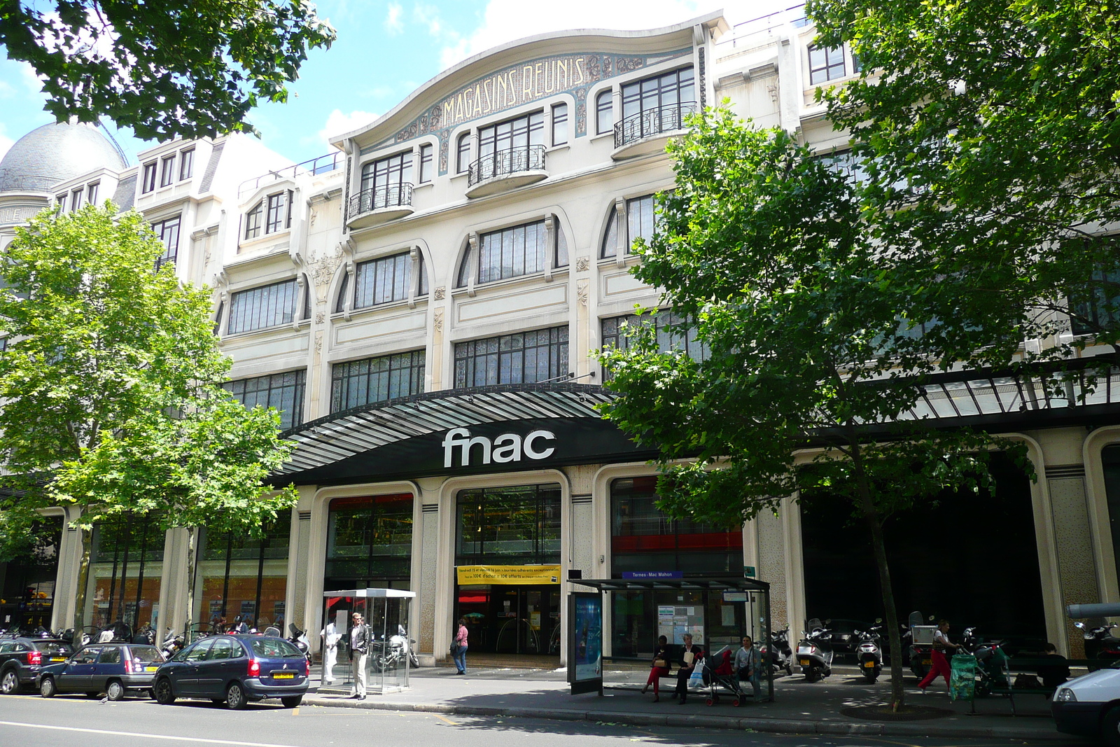 Photo France Paris Avenue Niel 2007-06 76