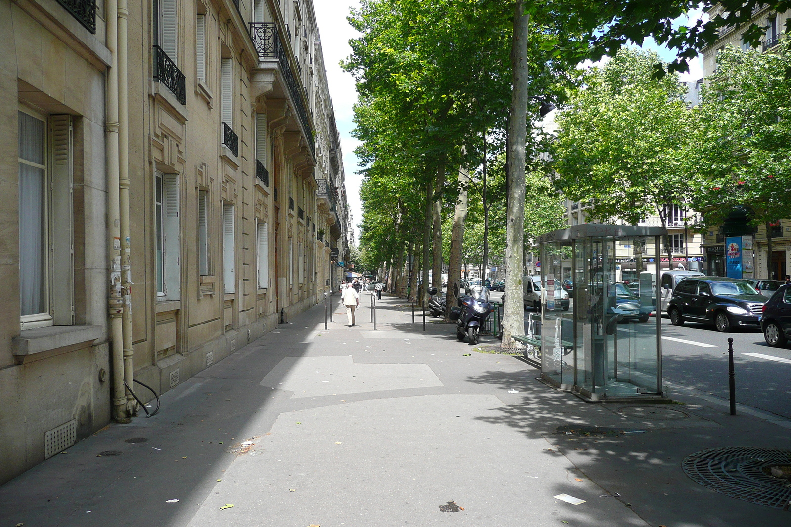 Photo France Paris Avenue Niel 2007-06 29