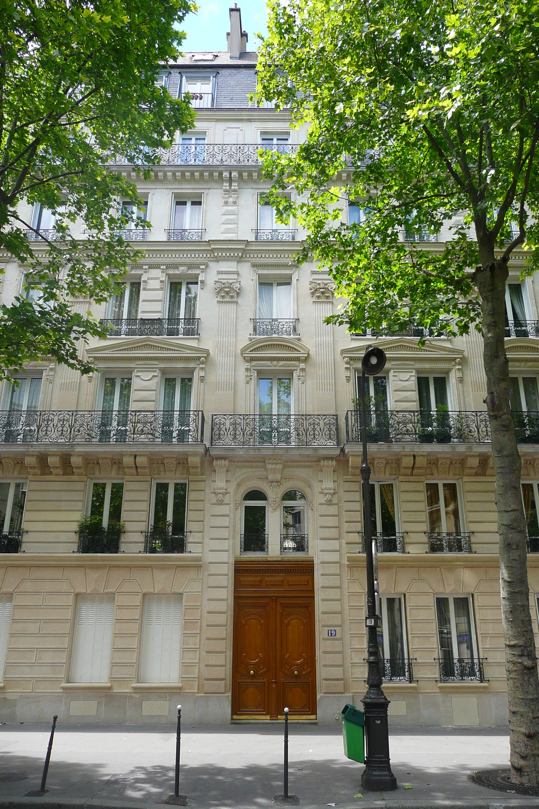 Photo France Paris Avenue Niel 2007-06 69