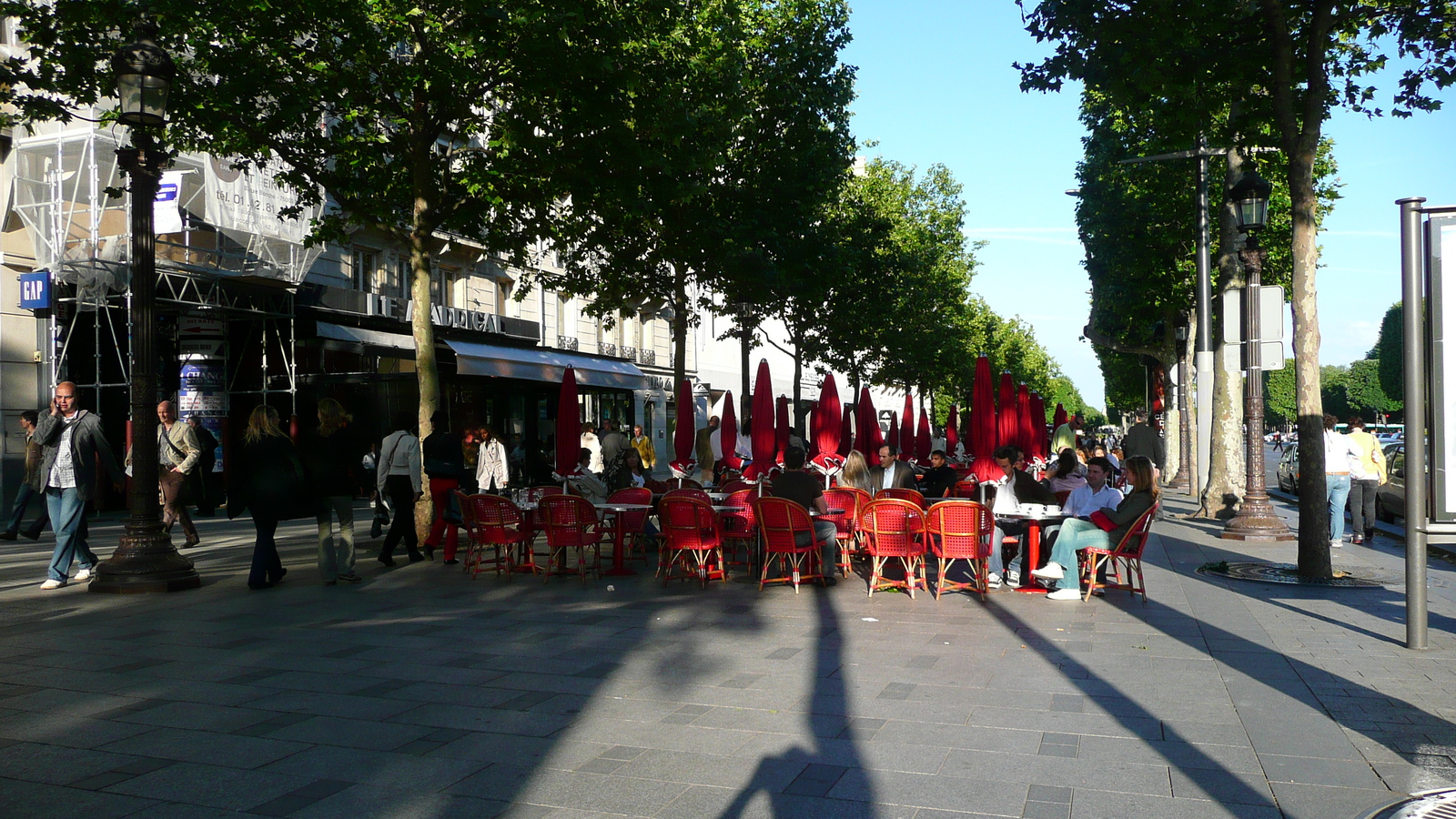 Photo France Paris Avenue des Champs Elysees 2007-04 77