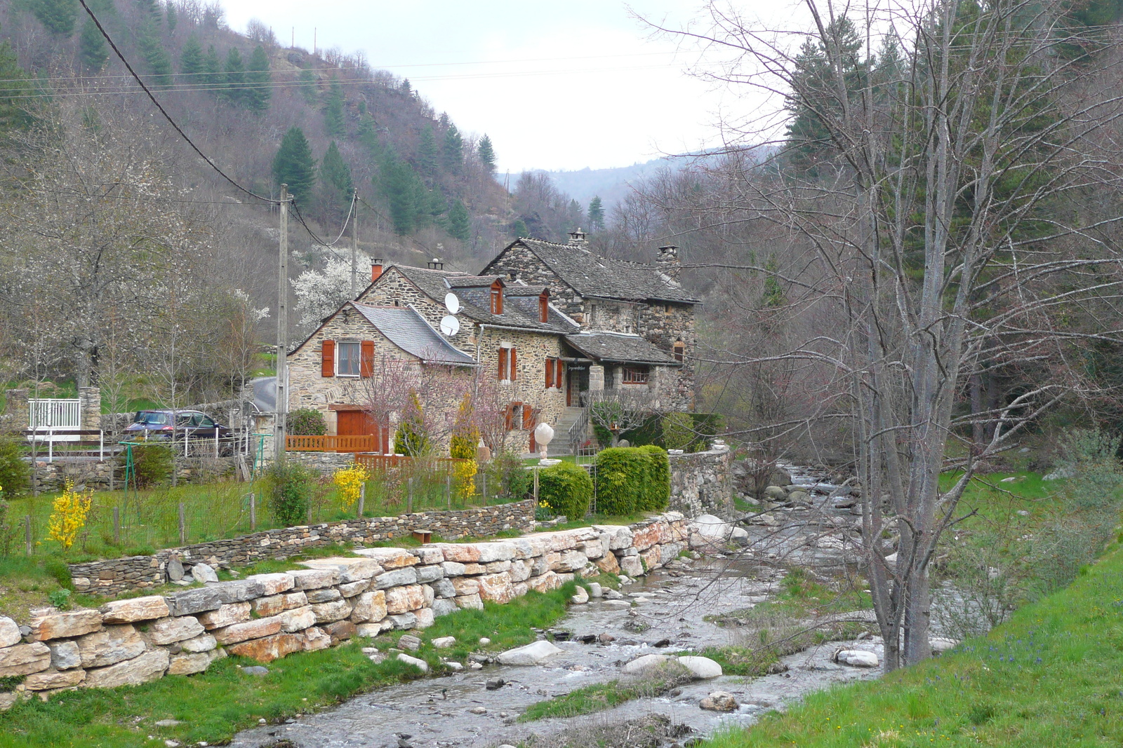 Photo France Les Cévennes route de Cocures à Florac 2008-04 9