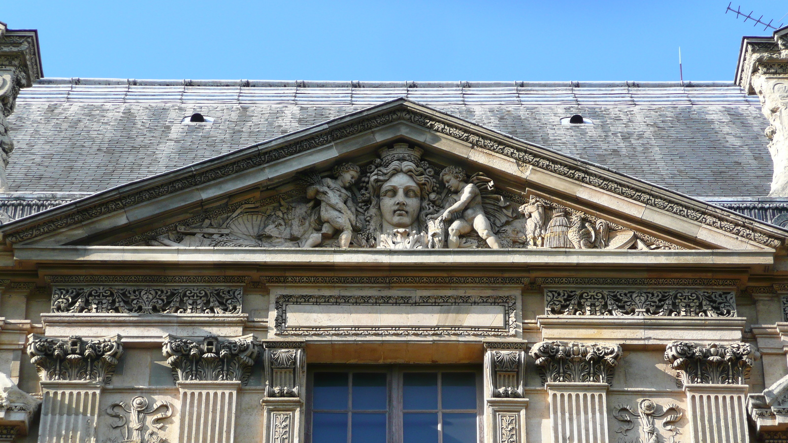 Photo France Paris Le Louvre Facade sur Seine du Louvre 2007-07 7