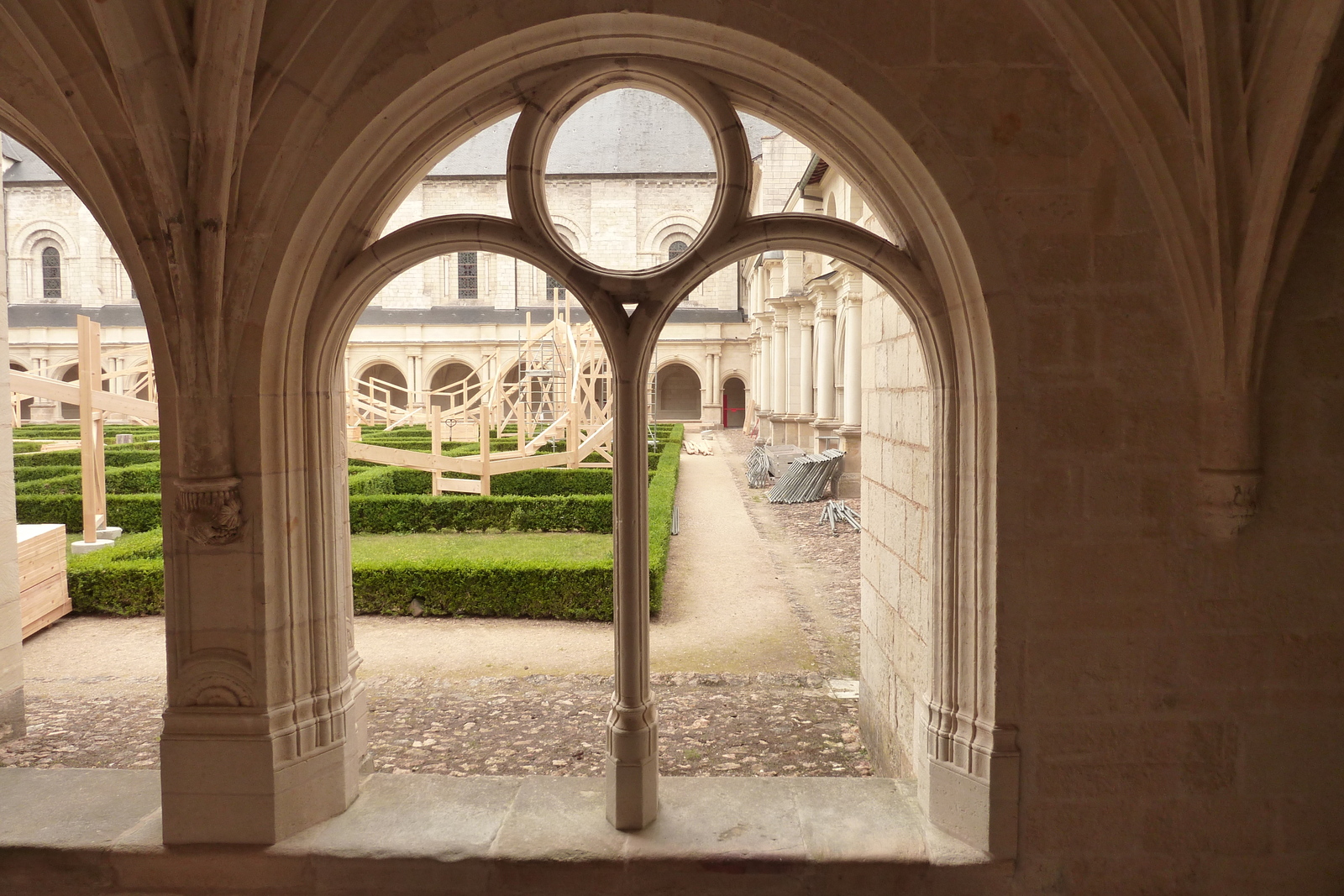 Photo France Fontevraud 2011-05 56