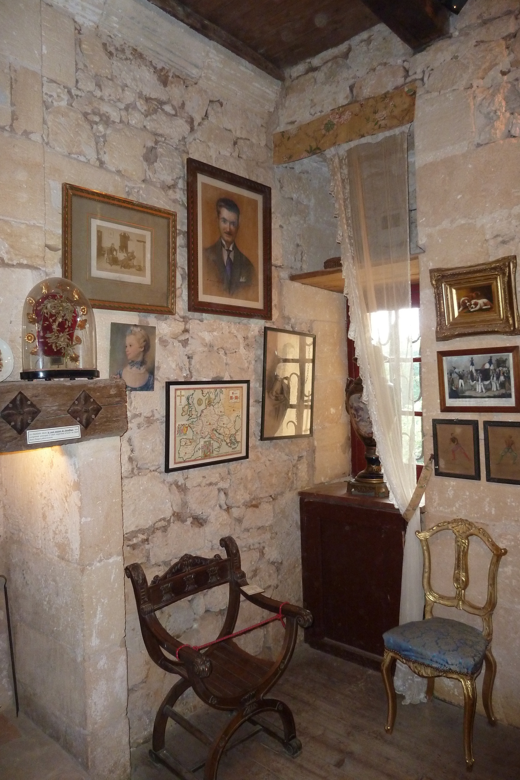 Photo France Maison Forte de Reignac 2010-08 81