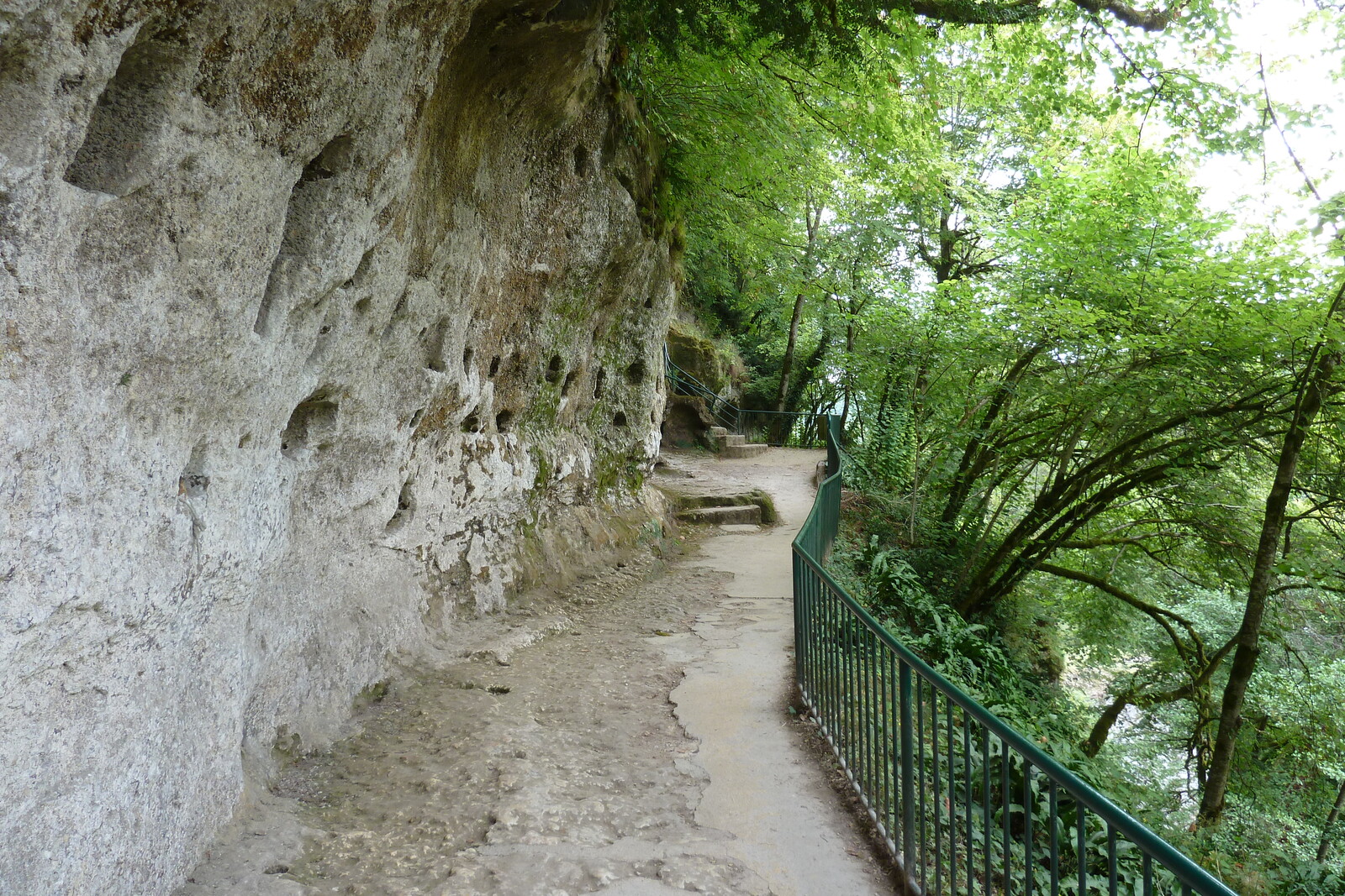 Photo France La Roque Saint Christophe 2010-08 50