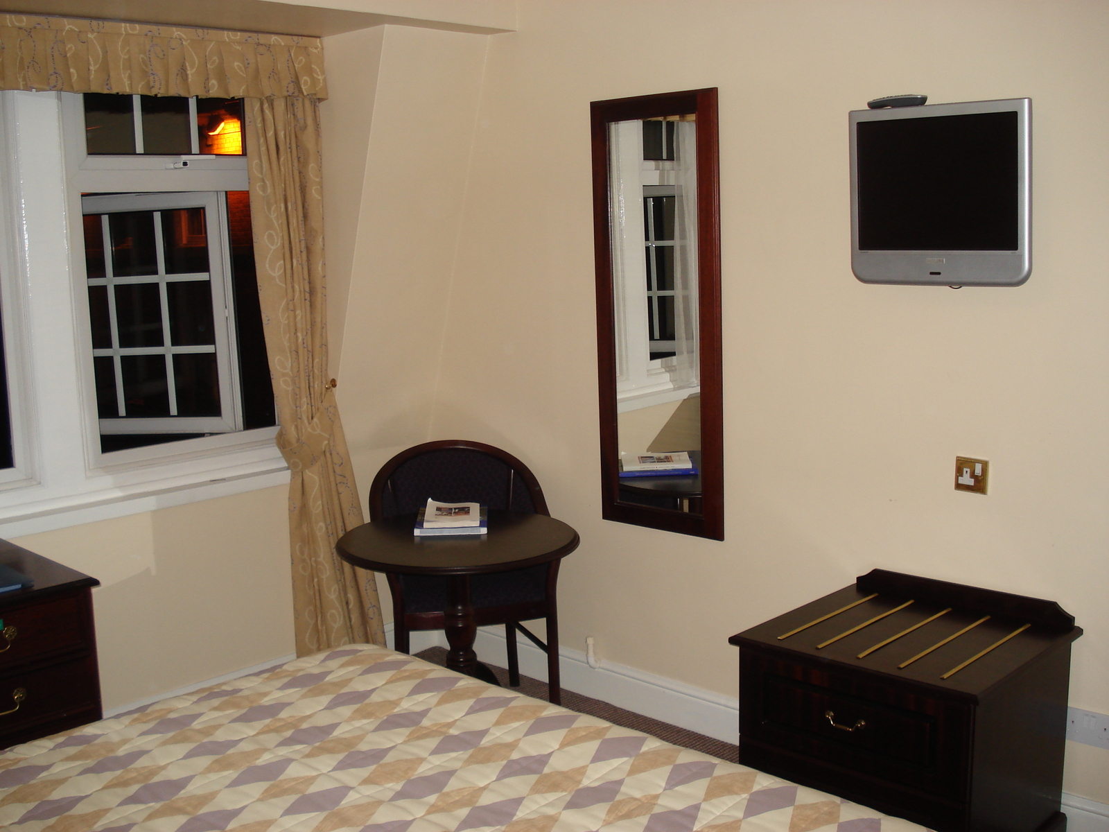 Photo Royaume-Uni Weybridge Hotel Oatlands Park 2006-10 20