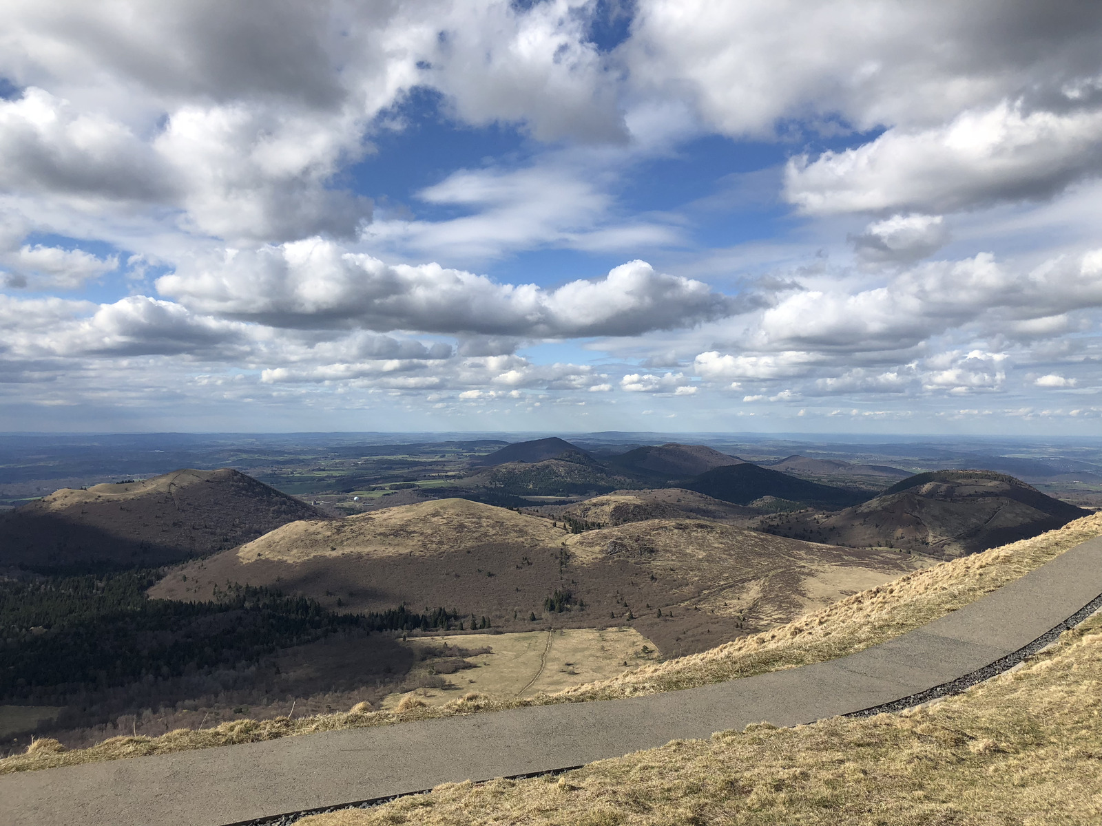 Photo France Puy de Dome 2018-04 10
