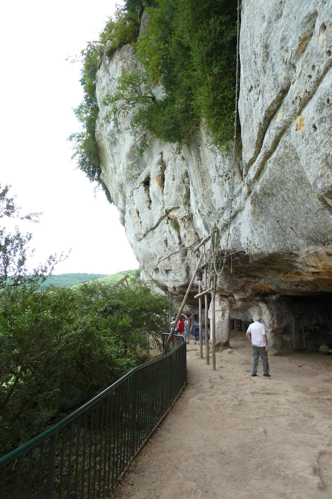 Photo France La Roque Saint Christophe 2010-08 45