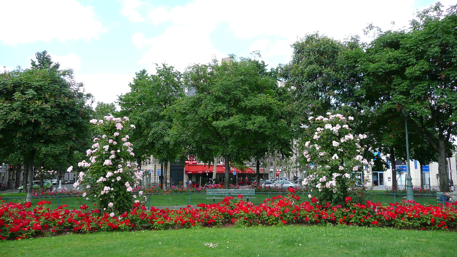 Photo France Paris 17eme Arrondissement Place Péreire 2007-05 33