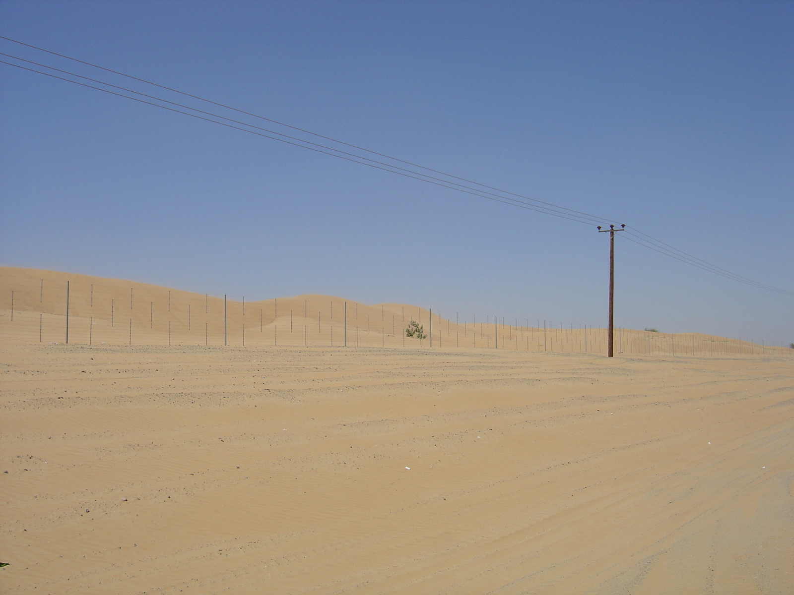 Photo Émirats arabes unis Route aux environs de Ajman 2005-03 10