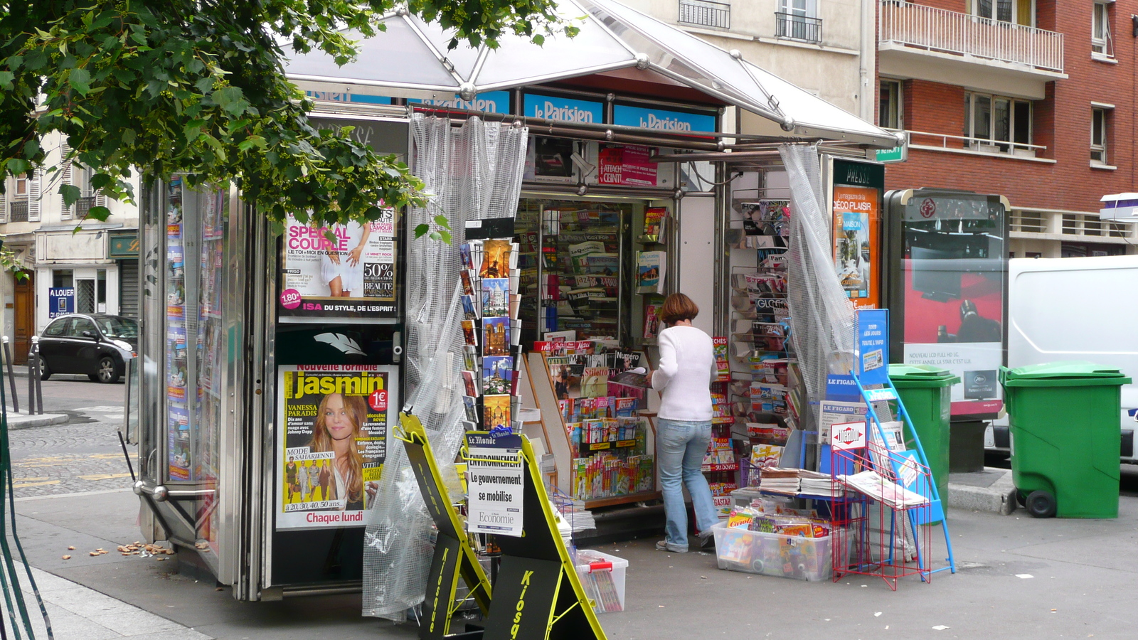 Photo France Paris 17eme Arrondissement Rue de Lévis 2007-05 34