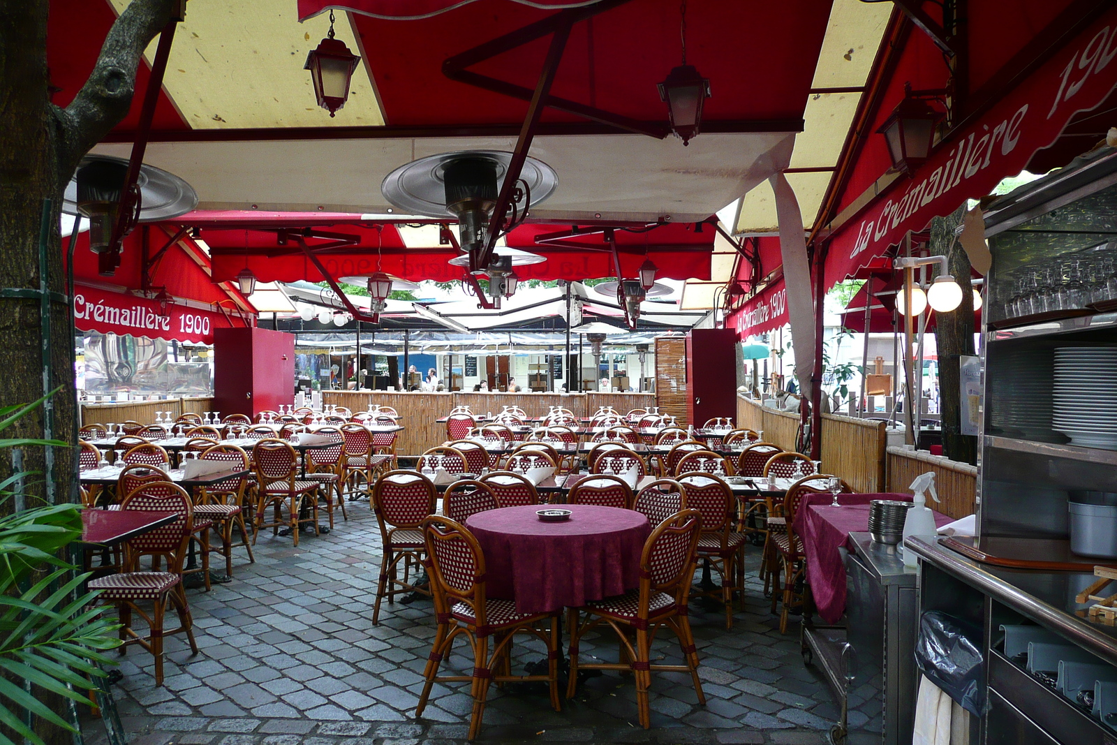 Photo France Paris Place du Tertre 2007-06 22