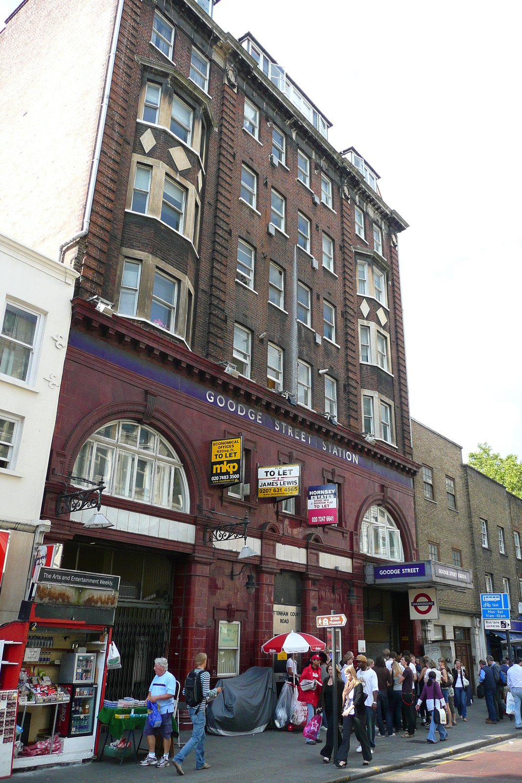 Photo Royaume-Uni Londres Tottenham Court Road 2007-09 3