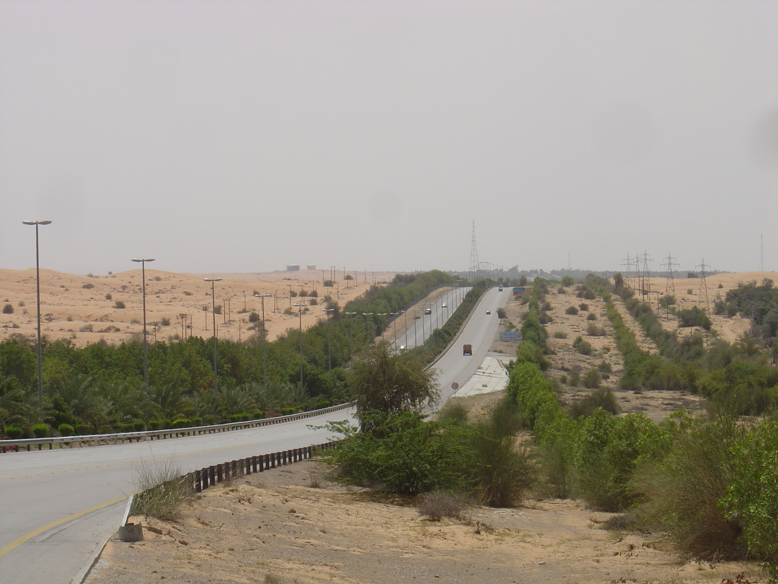 Photo Émirats arabes unis Route de Dubai à Al Ain 2005-03 15