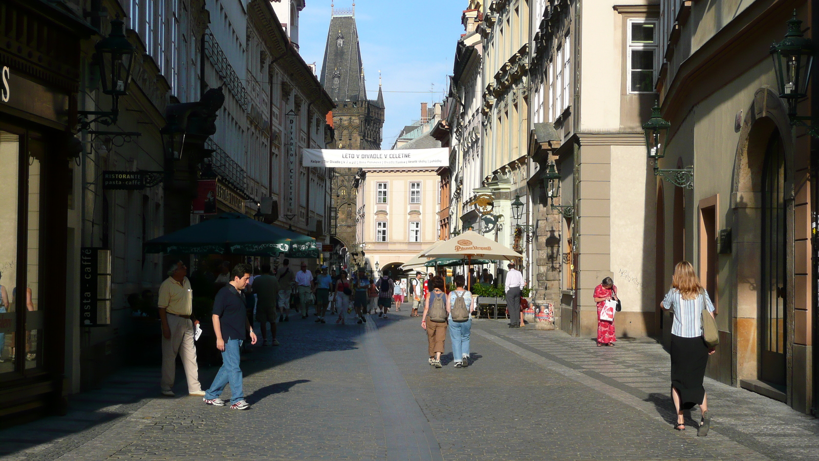 Photo République Tchèque Prague rue Celetna 2007-07 24