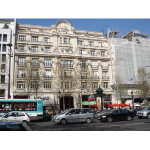 Photo France Paris Avenue des Champs Elysees 2006-04 60