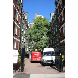 Photo Royaume-Uni Londres Brown Hart Gardens 2007-09 9